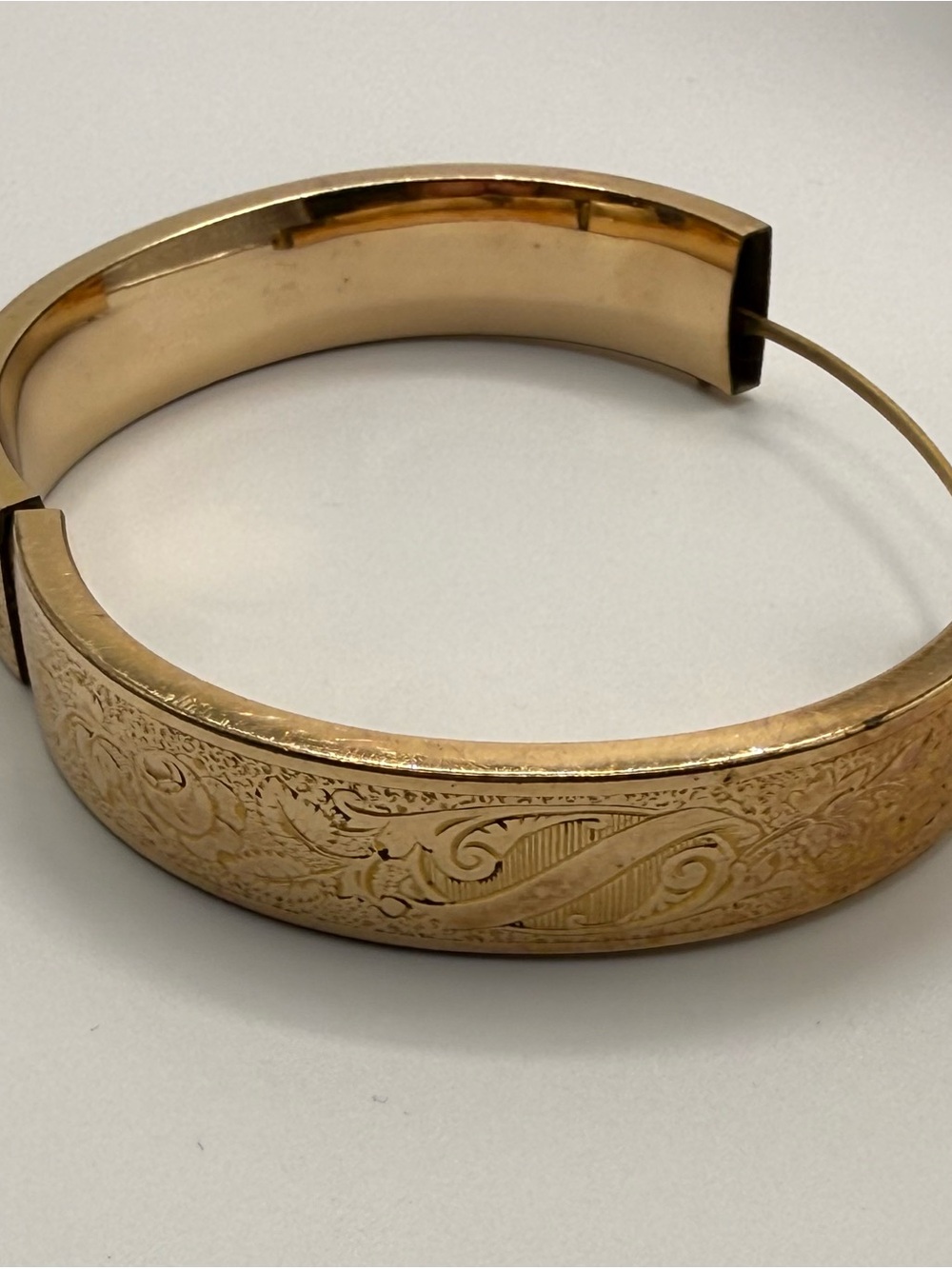 LM & Co Antique Gold Filled Hinged Bangle Bracelet Floral Etched Engraved Scroll - Picture 5 of 7
